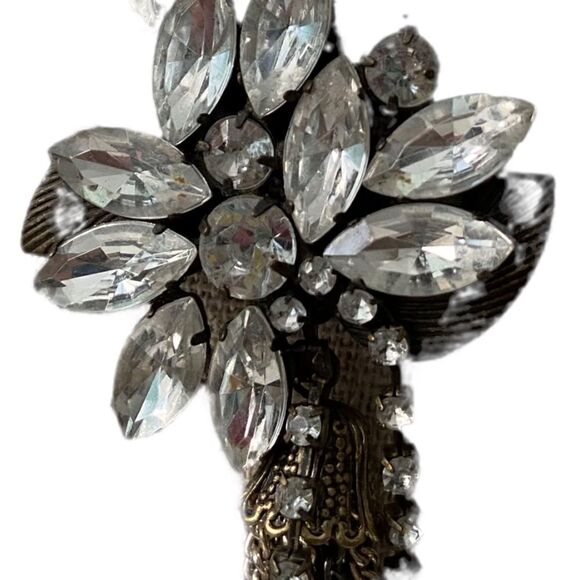 Elegant Stunning Necklace with Tassel and Rhinestone Floral in Vintage Tone - Picture 8 of 9